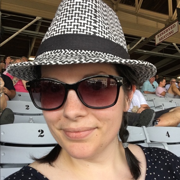 Hi Iโm Melinda! ๐ - Picture 3 of 9